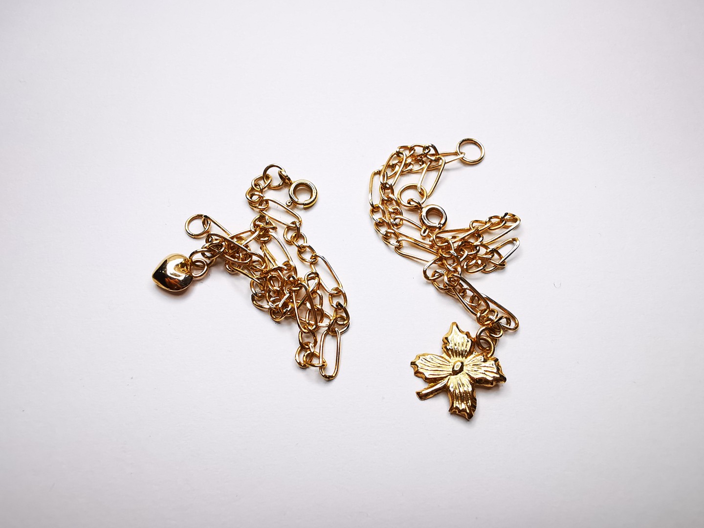 2 Pulseras — lote 180 del remate DICREP en Valparaíso