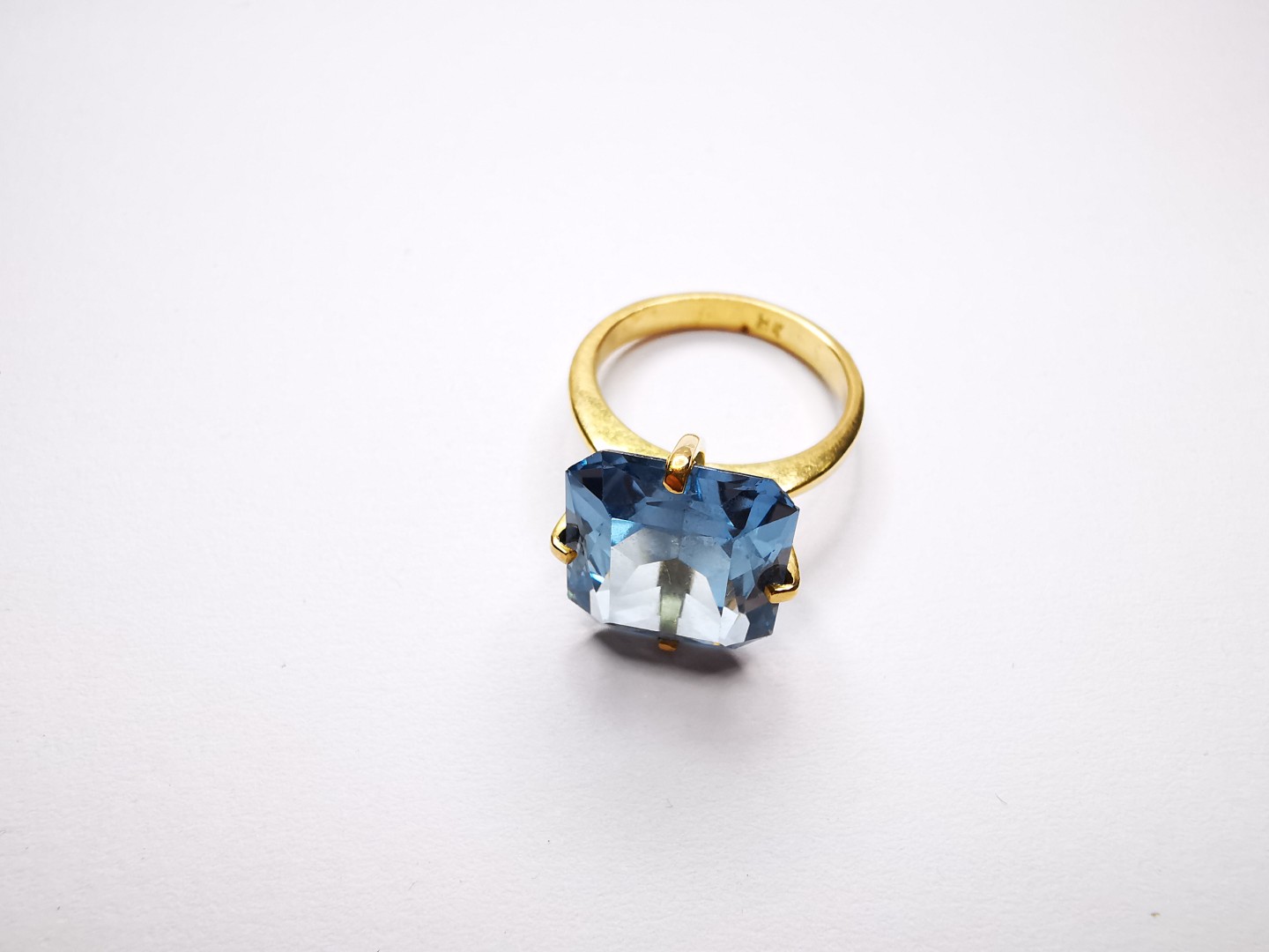 Anillo Dama — lote 235 del remate DICREP en Valparaíso