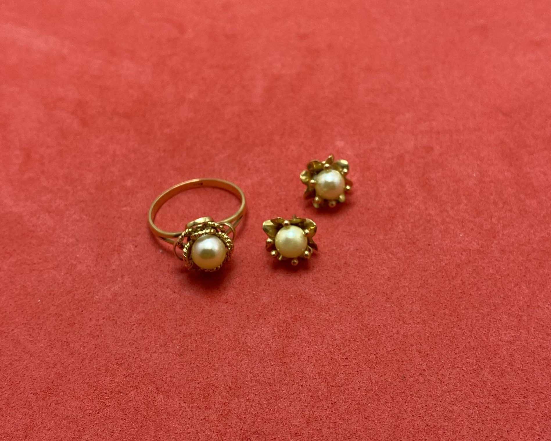 01 Anillo Dama Oro 18 Kt — lote 179 del remate DICREP en Valdivia