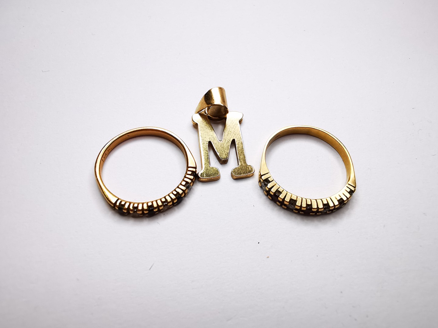 Colgante - 2 Anillos Dama — lote 298 del remate DICREP en Valparaíso