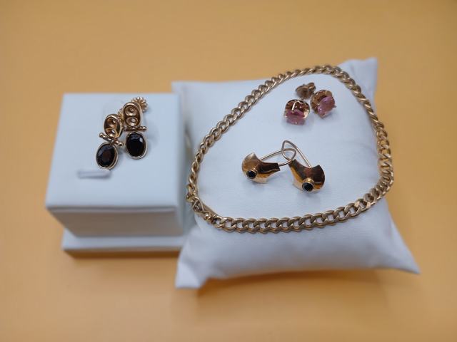 Pulsera - 3 Pares Aros — lote 129 del remate DICREP en Puerto Montt