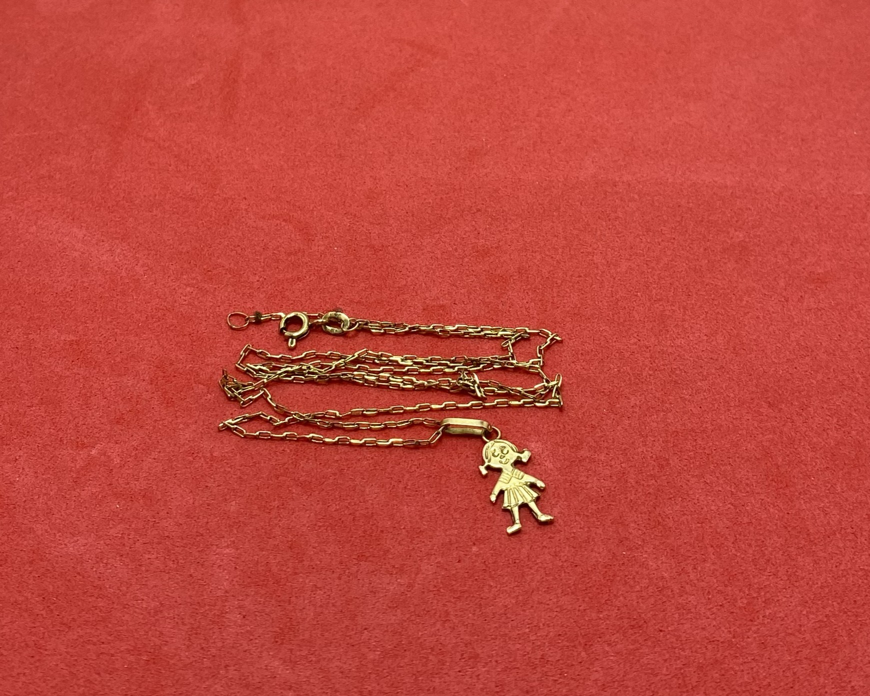 01 Gargantilla Oro 18 K — lote 53 del remate DICREP en Valdivia