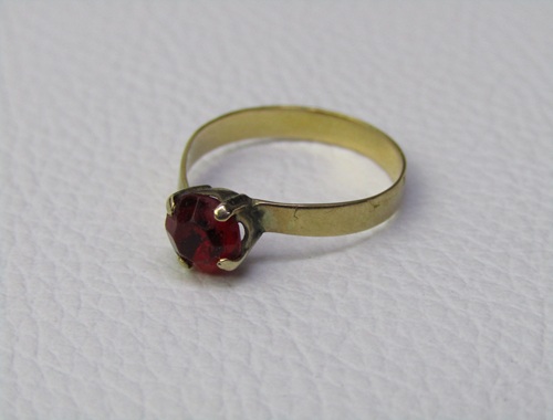 Anillo Dama - 2 Par Aros — lote 104 del remate DICREP en Quillota
