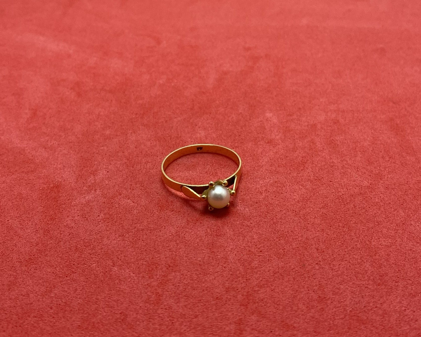 01 Anillo Dama Oro 18 Kts — lote 187 del remate DICREP en Valdivia