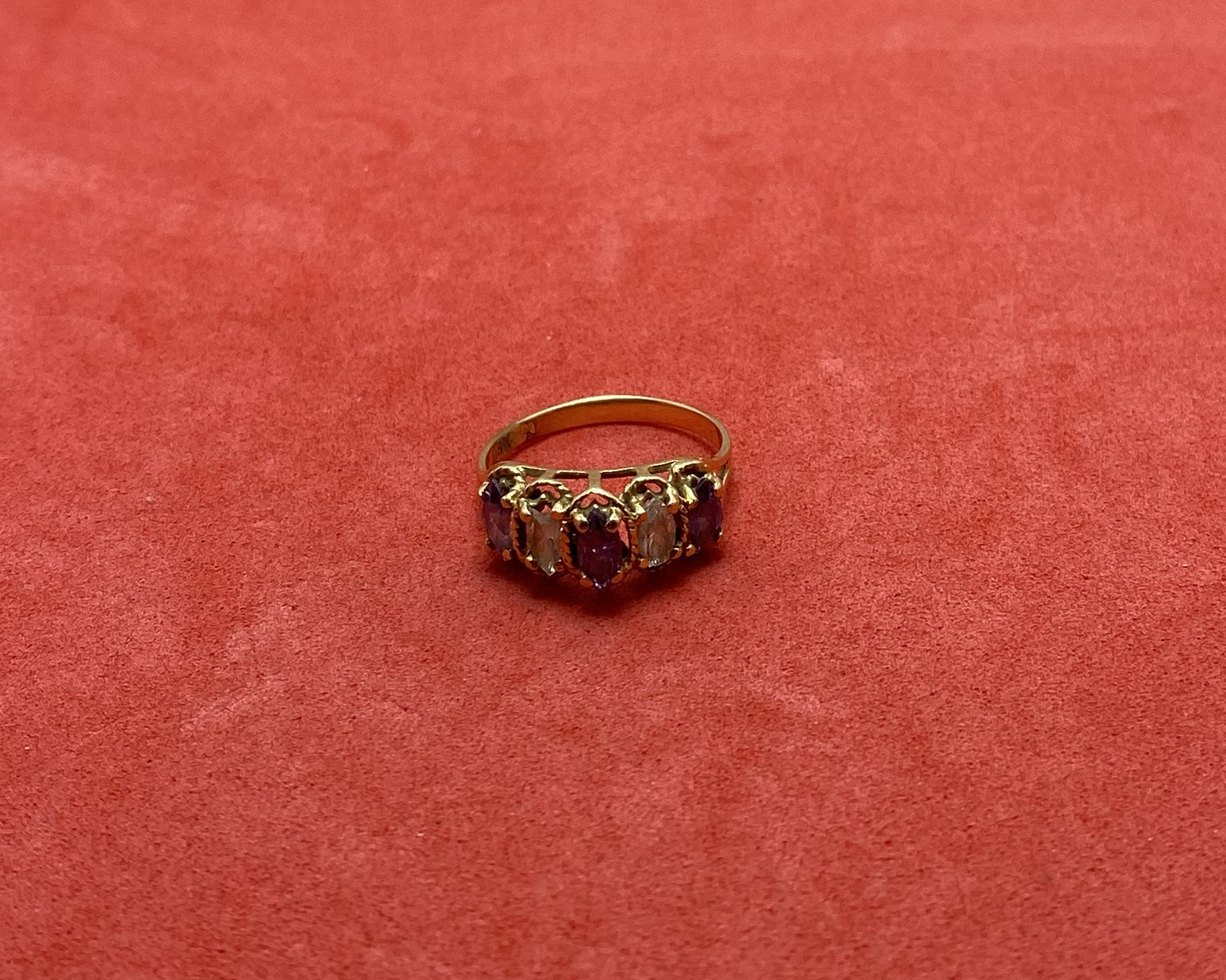 01 Anillo Dama Oro 18 Kts — lote 170 del remate DICREP en Valdivia