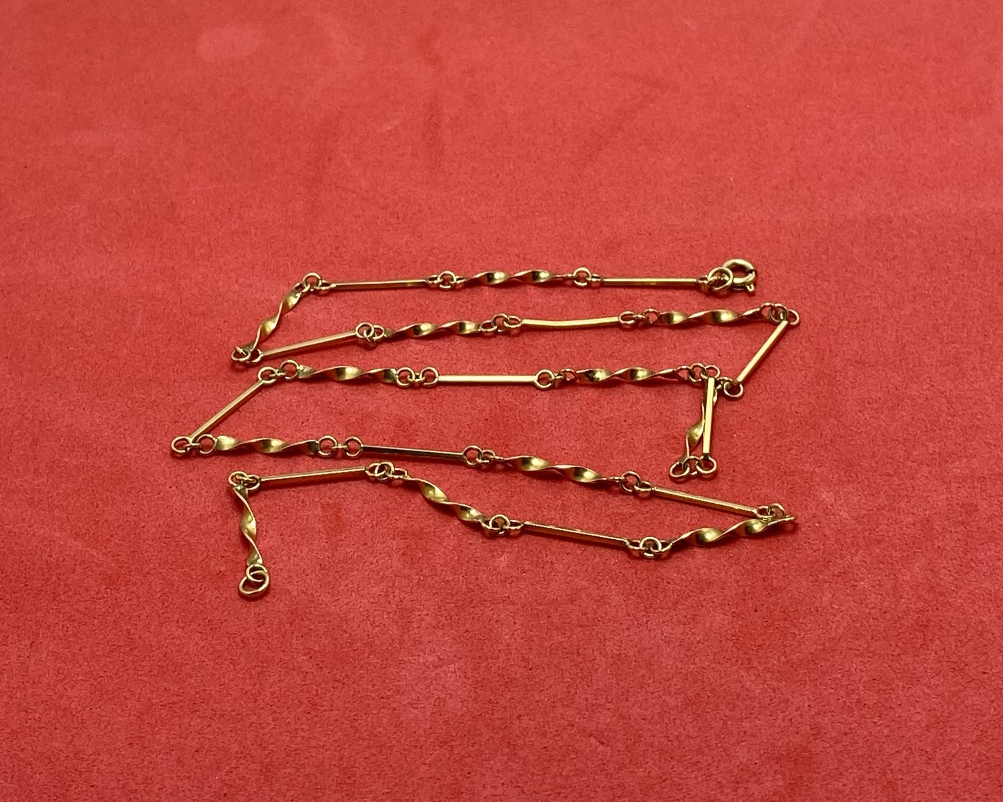 01 Gargantilla Oro 18 K — lote 86 del remate DICREP en Valdivia