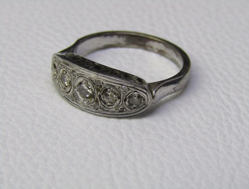 Anillo Dama (Oro Blanco — lote 43 del remate DICREP en Quillota