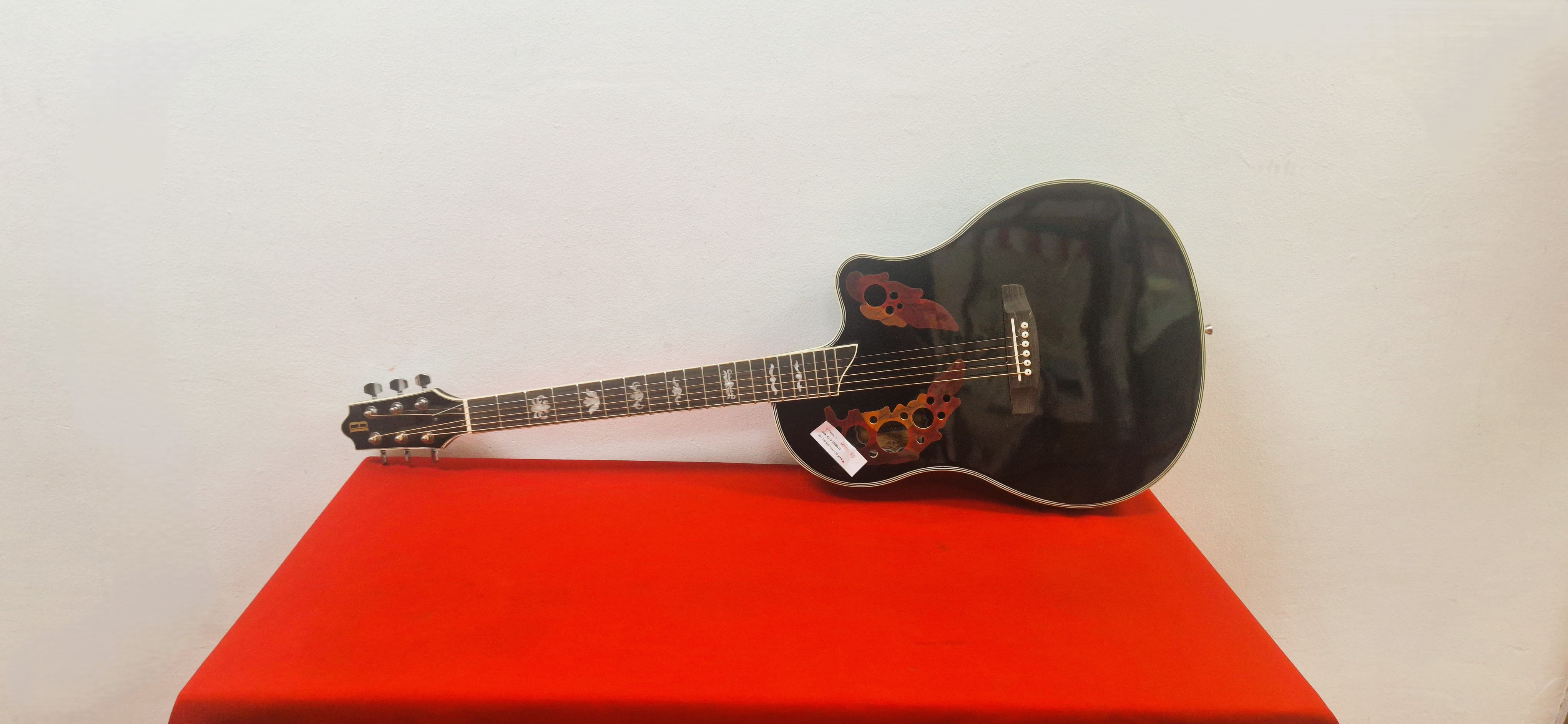 Guitarra Eléctrica — lote 15 del remate DICREP en Los Andes