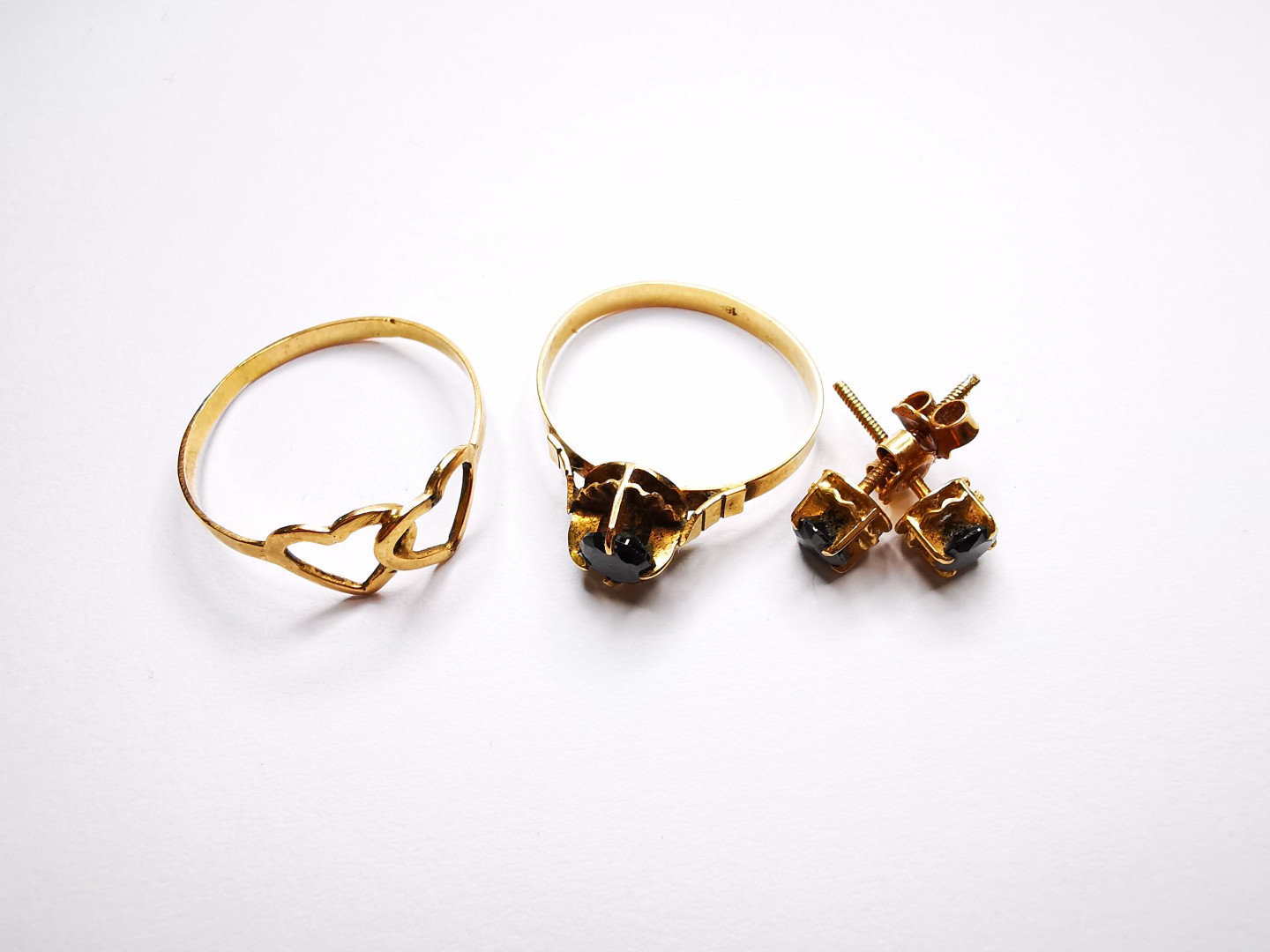 2 Anillos Dama - Par Aros — lote 219 del remate DICREP en Valparaíso