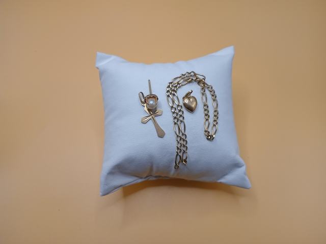 Pulsera- 2 Colgantes- Un — lote 227 del remate DICREP en Puerto Montt