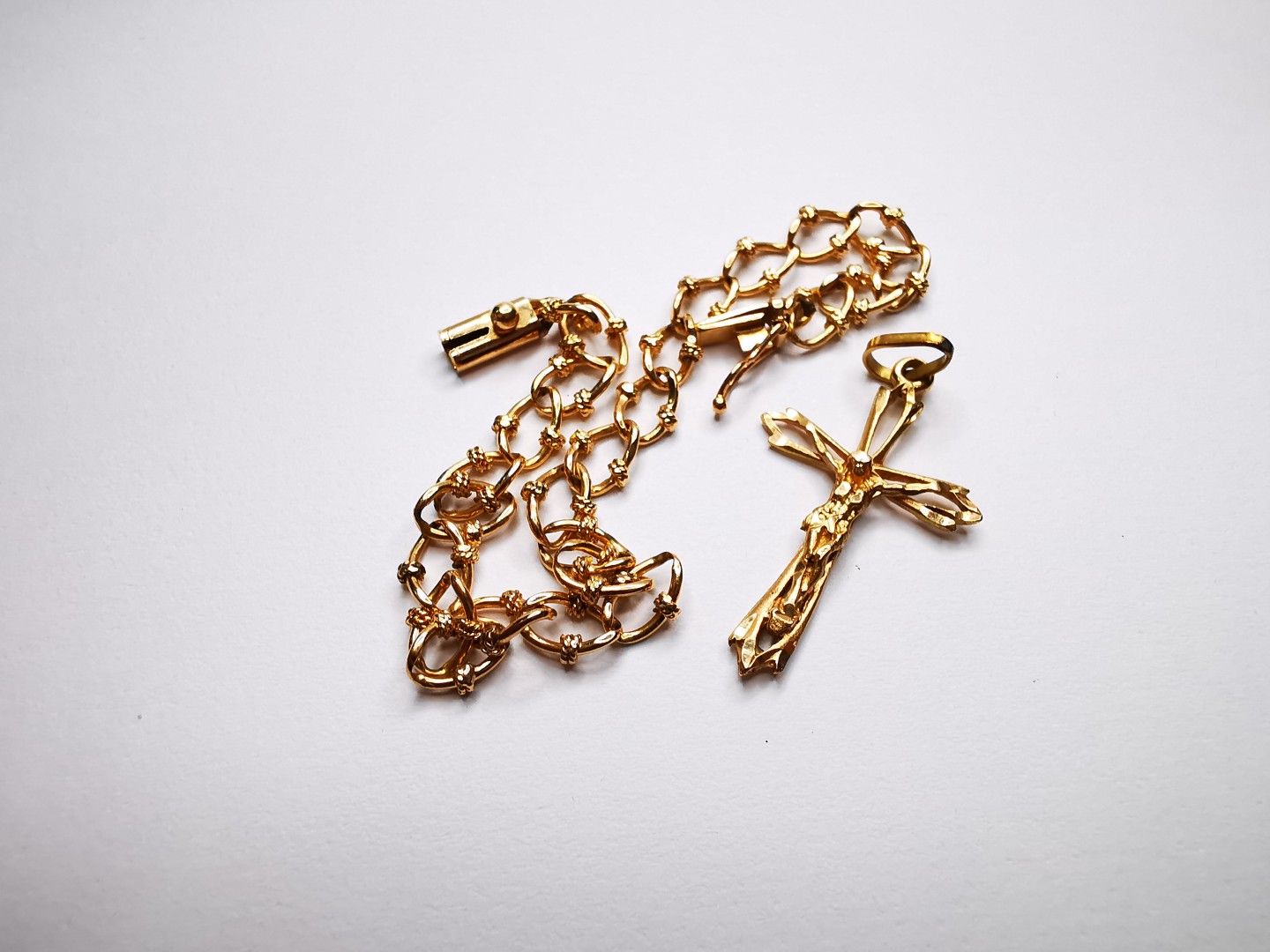 2 Colgantes - Pulsera — lote 397 del remate DICREP en Valparaíso