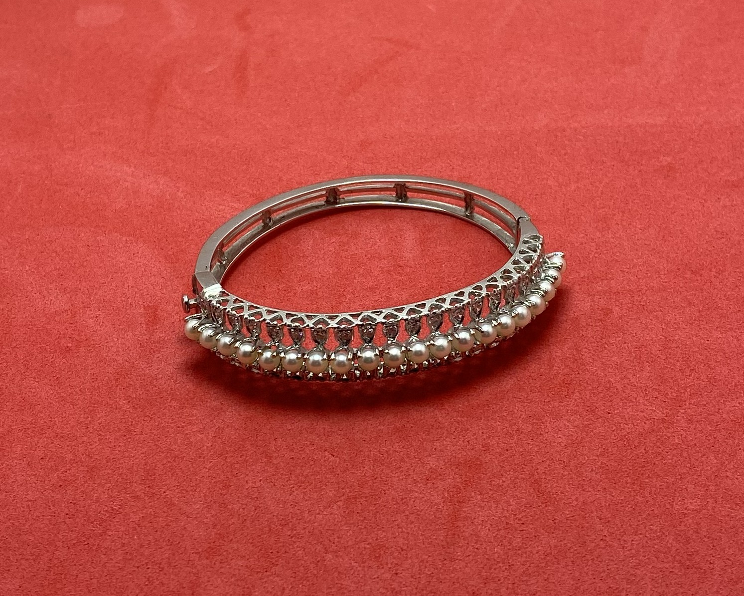 01 Brazalete Oro 14 Kts — lote 84 del remate DICREP en Valdivia