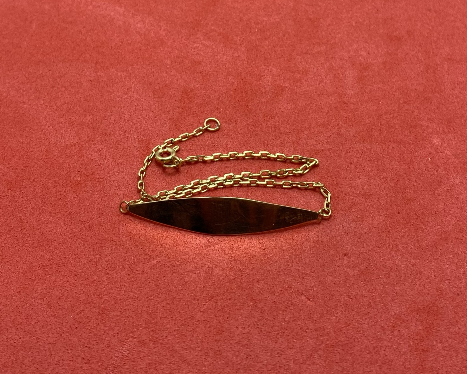 01 Pulsera Oro 18 Kts — lote 92 del remate DICREP en Valdivia