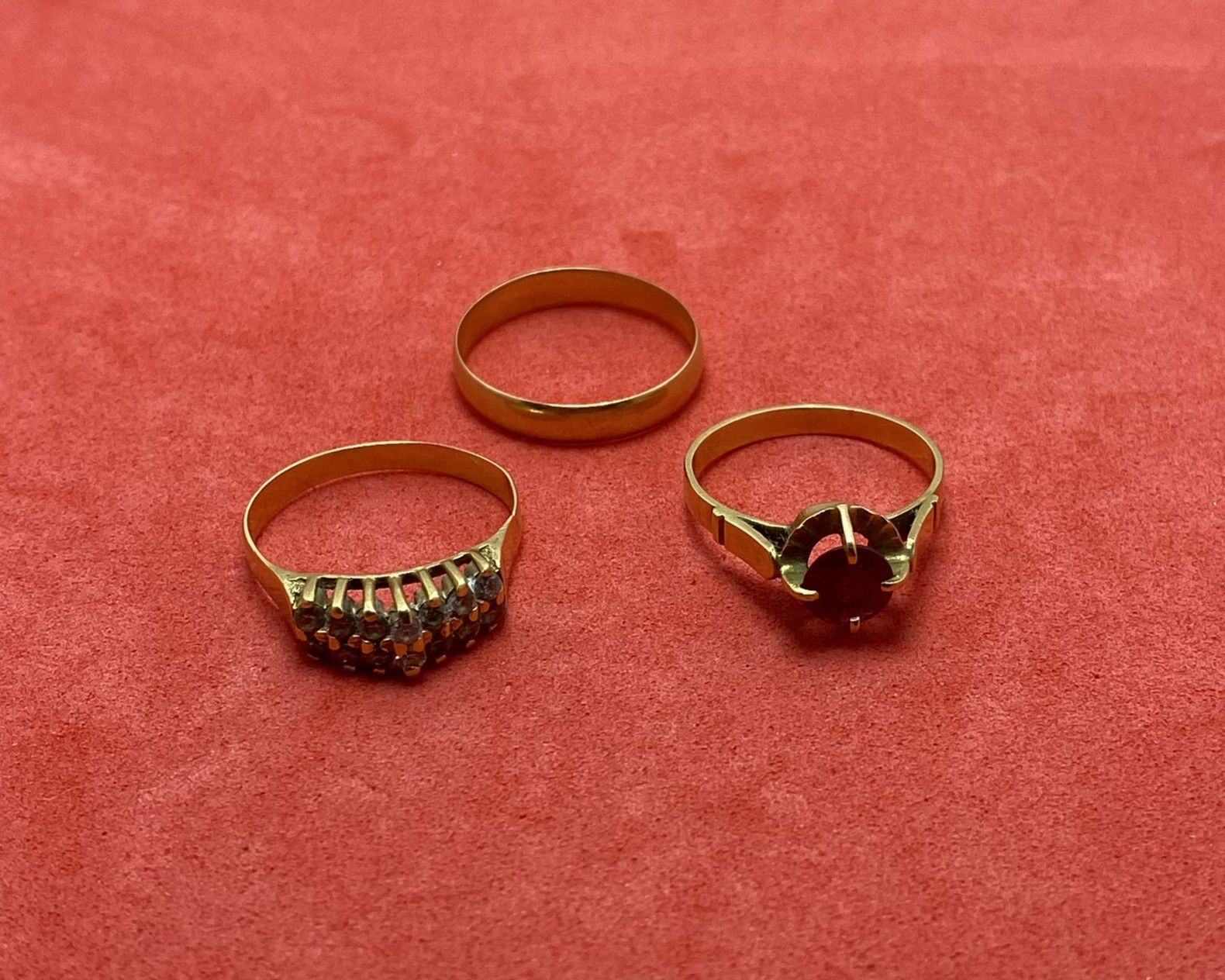 02 Anillos Dama Oro 18 K — lote 198 del remate DICREP en Valdivia